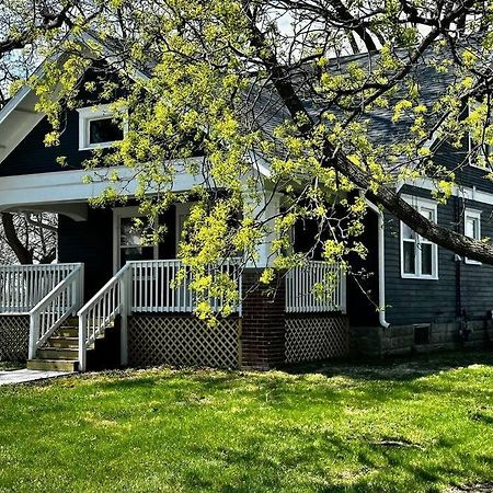 Mrs. Hughes Cottage - 2 Bedroom House W/ Parking Hamilton Buitenkant foto