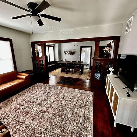 Mrs. Hughes Cottage - 2 Bedroom House W/ Parking Hamilton Buitenkant foto