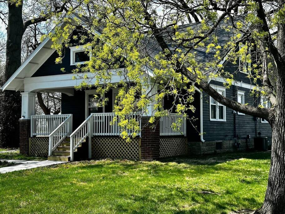Mrs. Hughes Cottage - 2 Bedroom House W/ Parking Hamilton Buitenkant foto